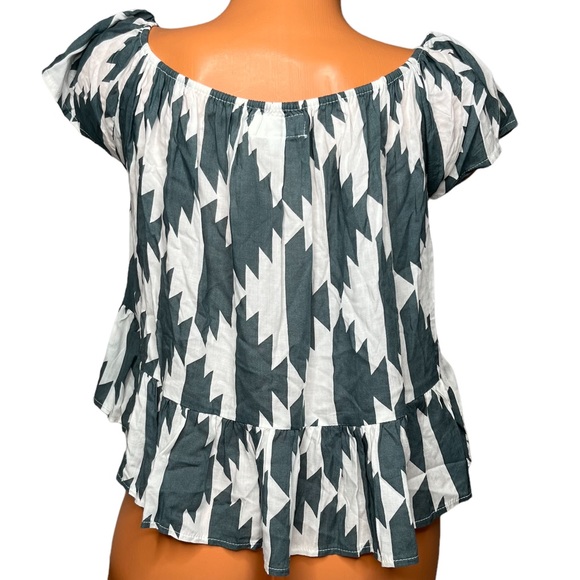 LJC Designs White And Grey Geometric Print Flutter Crop Top size Small - Picture 11 of 12